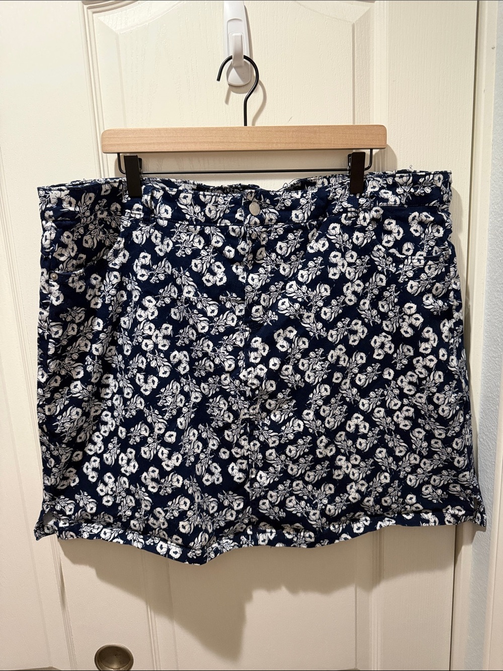 Westport Navy and White Floral Skort